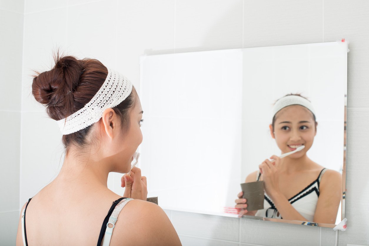 brushing-or-flossing-which-one-is-more-important-according-to-dentists